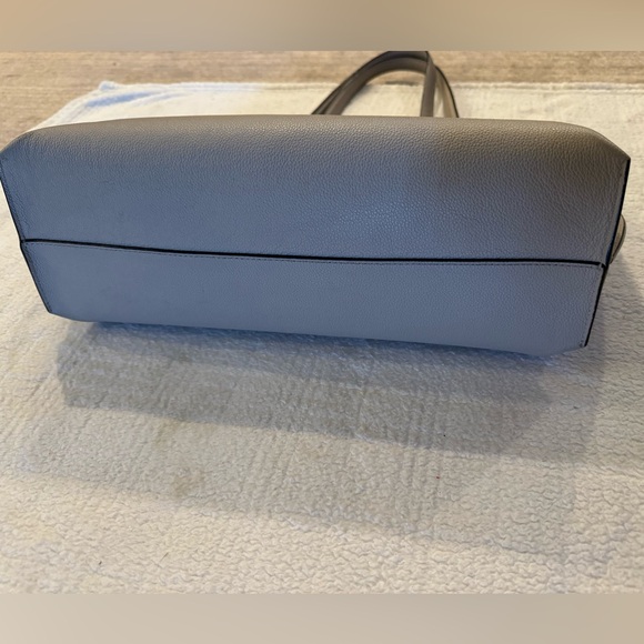 Henri Bendel Tote - Picture 5 of 9